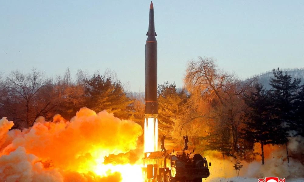 Αποκάλυψη Reuters: Πύραυλος της Βόρειας Κορέας "προσγειώθηκε" στο Χάρκοβο της Ουκρανίας - Ταυτοποιήθηκαν τα συντρίμμια